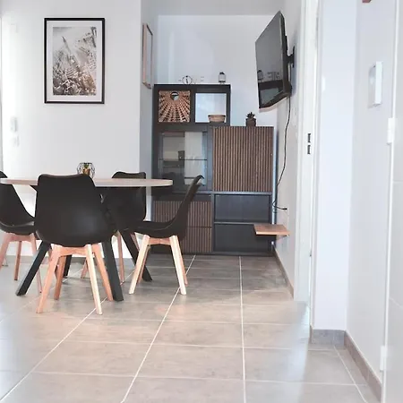 Apartment Confort Au Bord Du Sable Fin Frejus